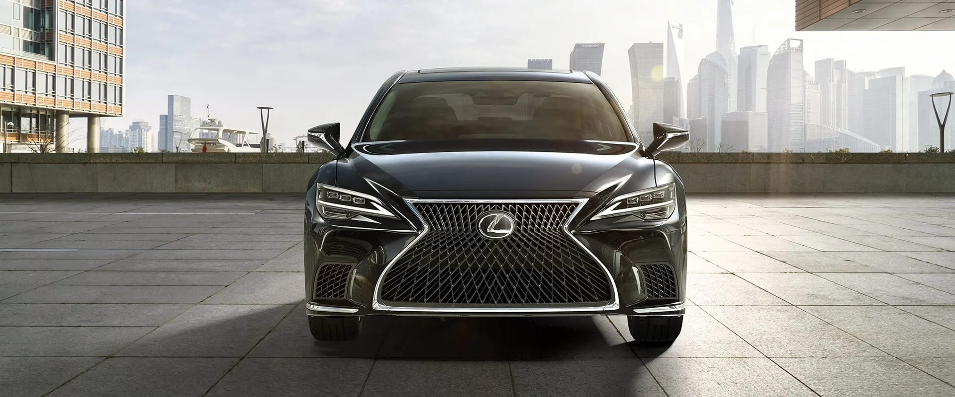 Lexus LS – đầu xe
