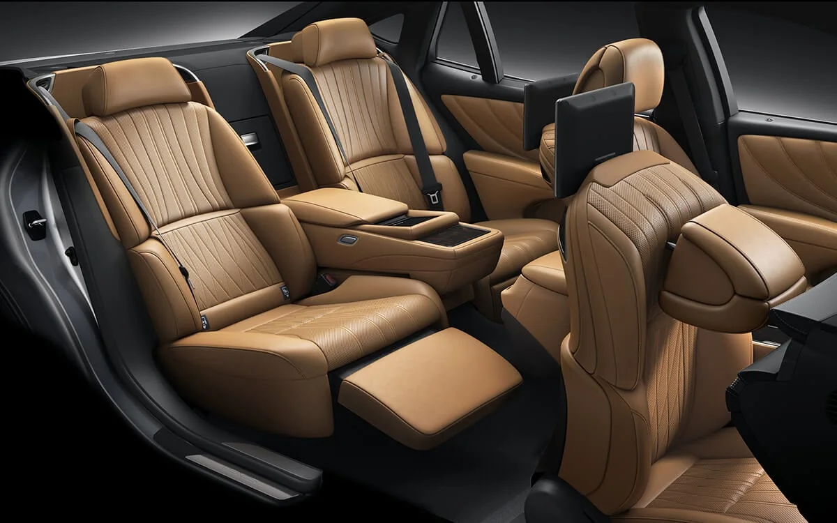 Lexus LS – hàng ghế sau