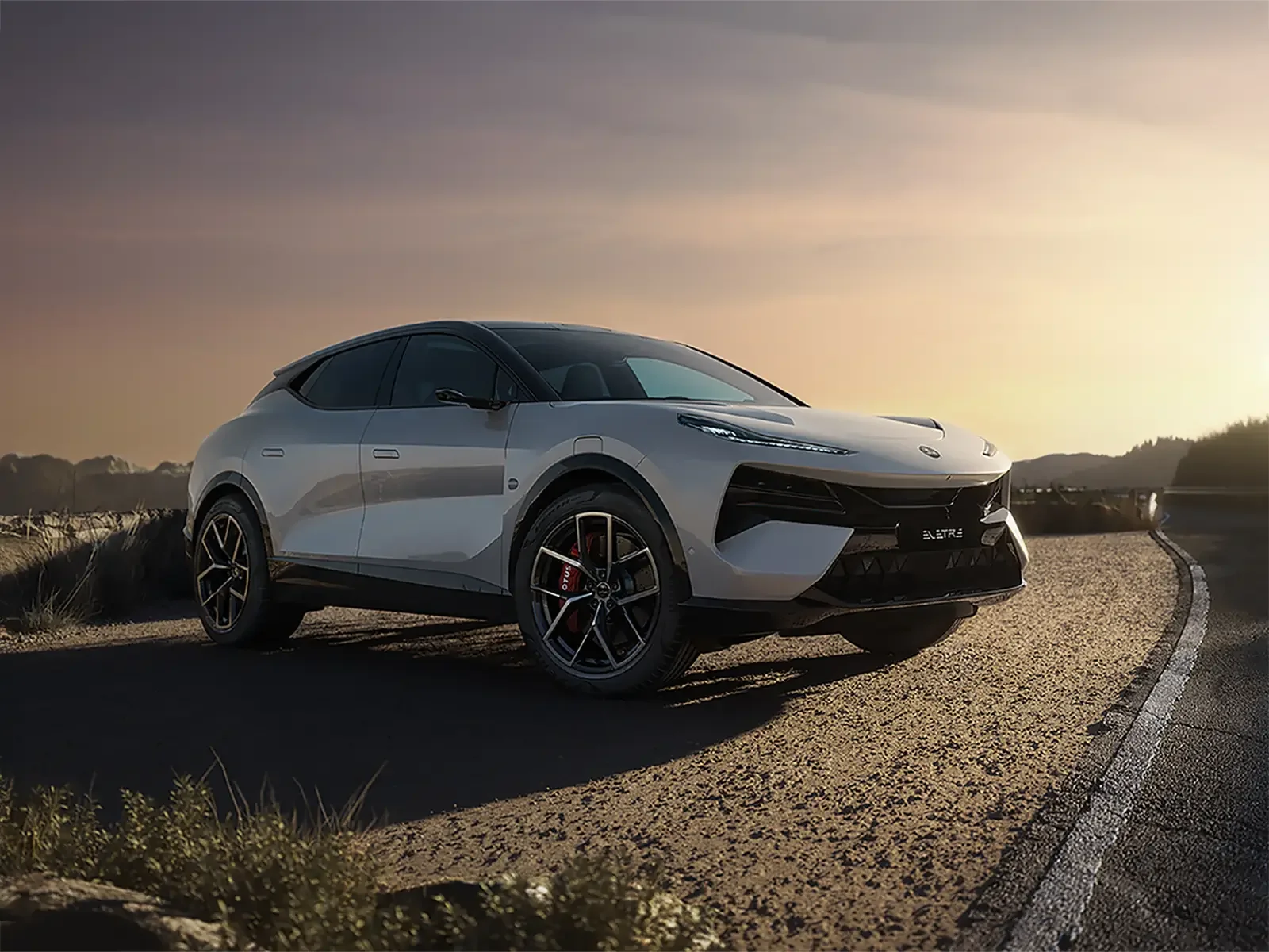 Lotus Eletre – góc nghiêng trước
