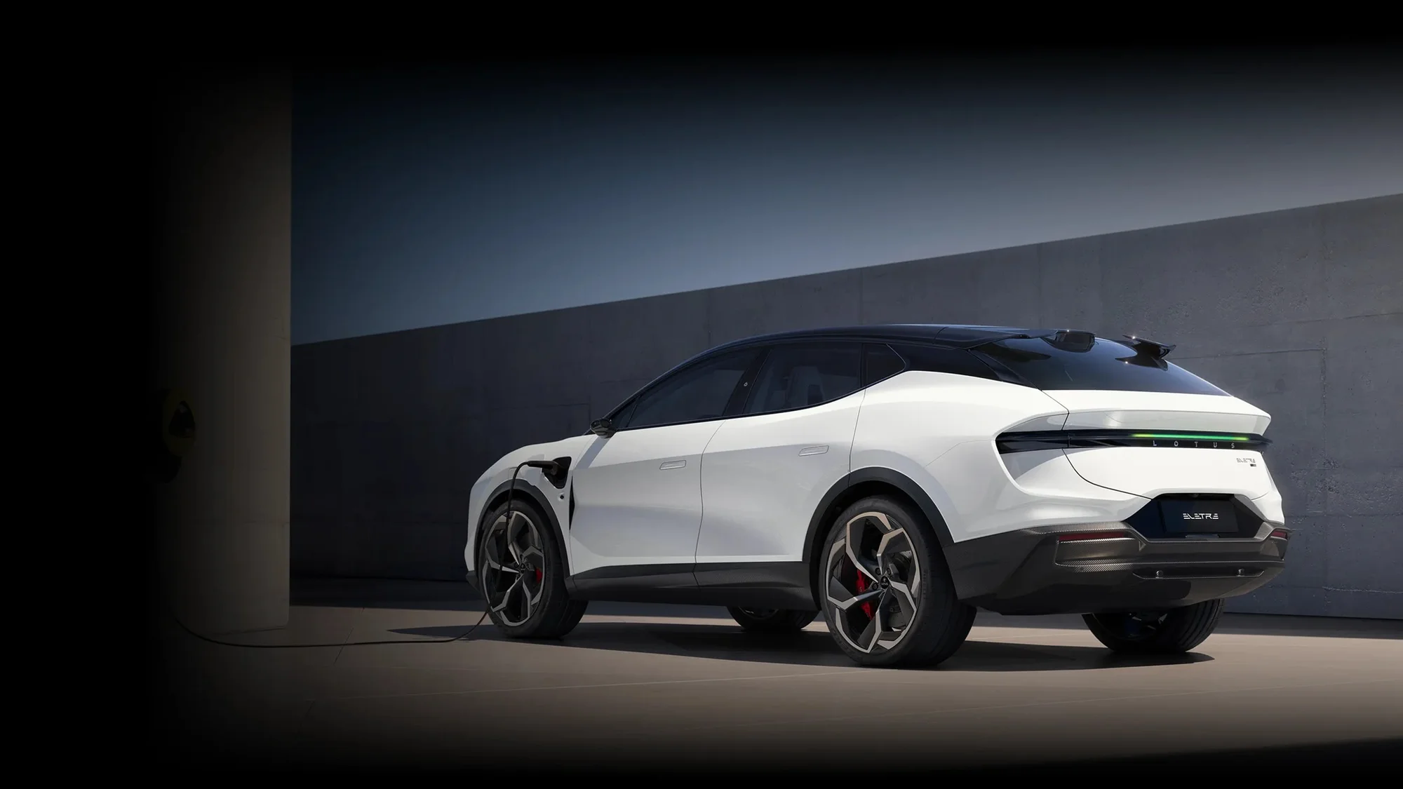 Lotus Eletre – đuôi xe