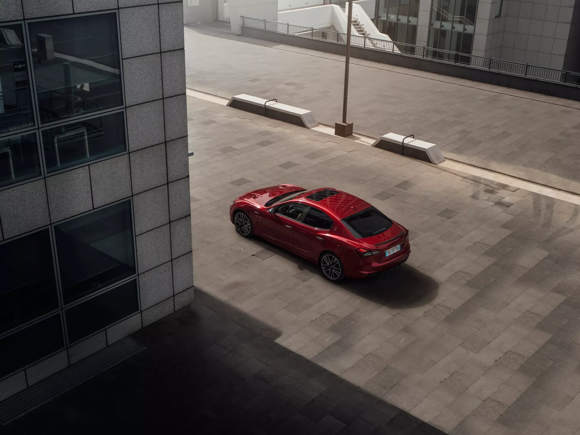 Maserati Ghibli – nhìn từ trên cao