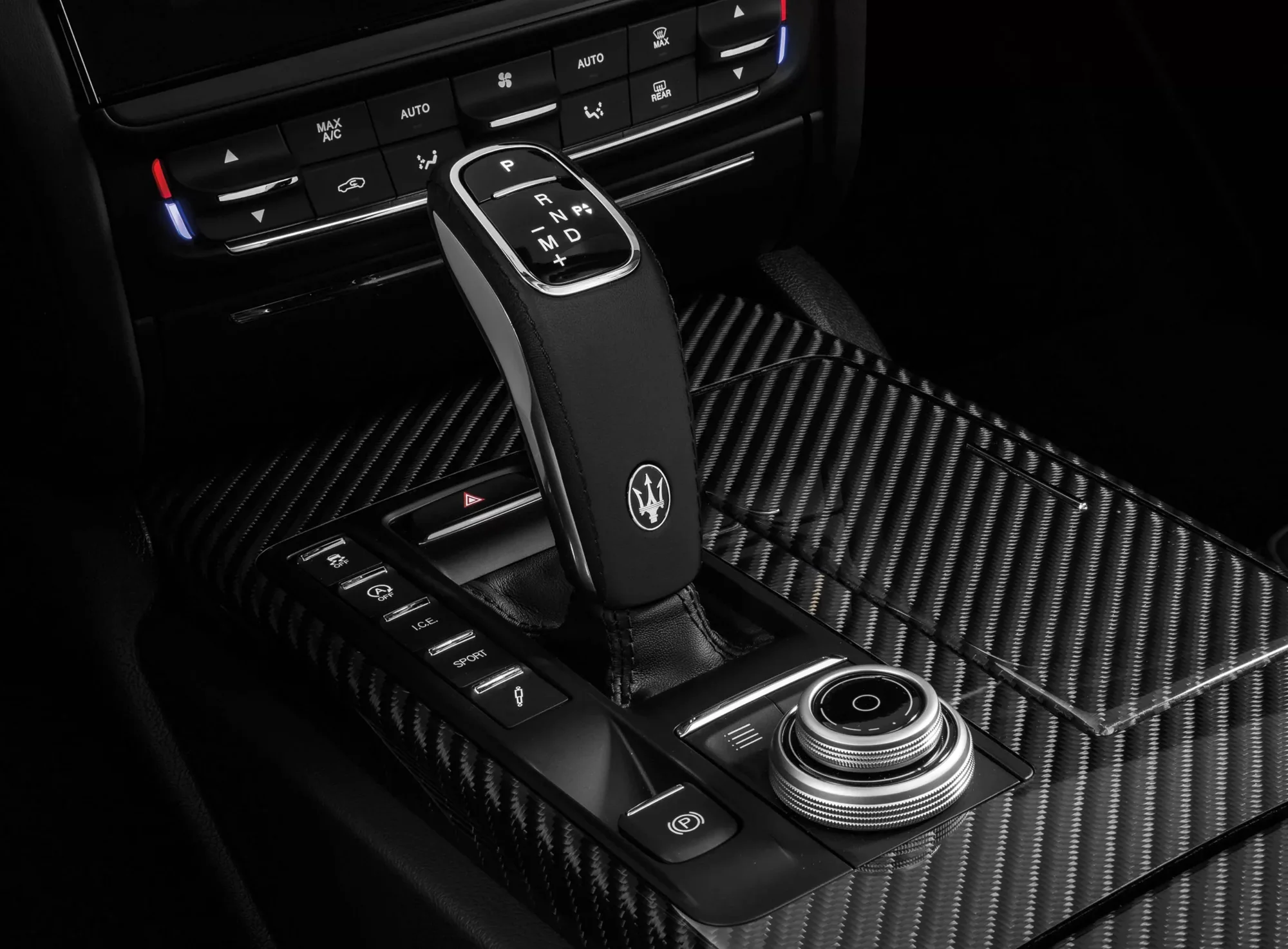 Maserati Quattroporte – cần số