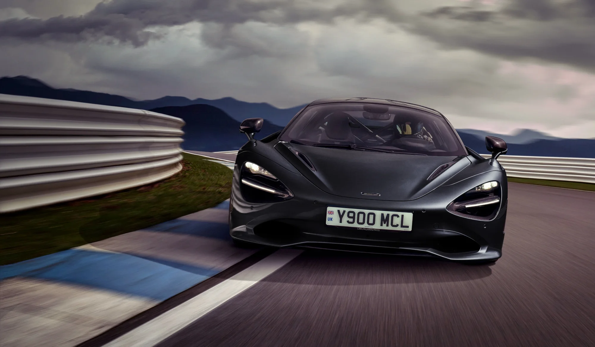 McLaren 750S – trên đường đua