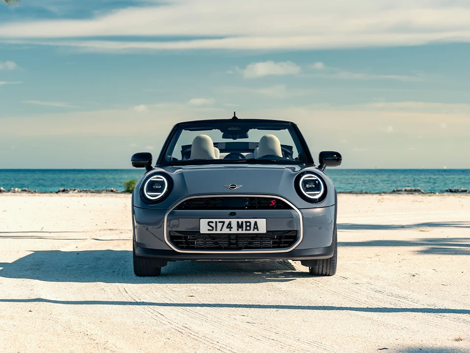 MINI Convertible – đầu xe