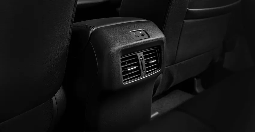 Nissan Navara – điều hòa hàng ghế sau