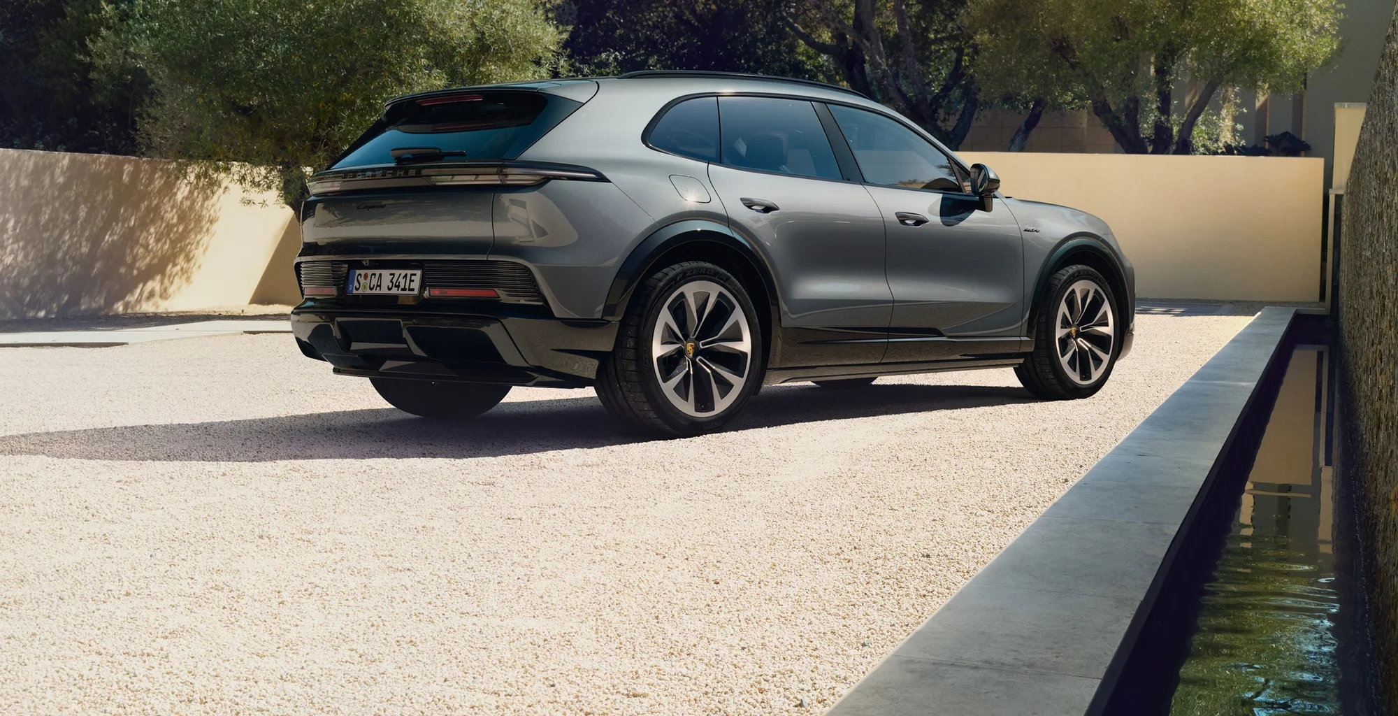 Porsche Cayenne – đuôi xe