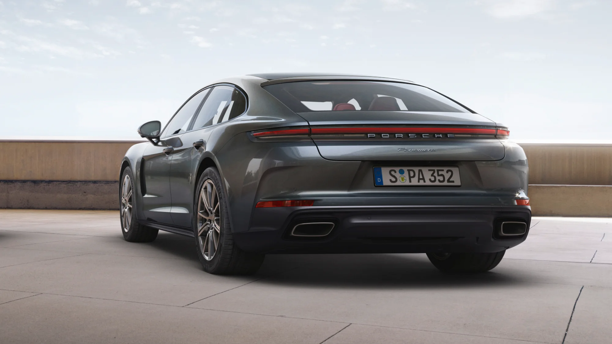 Porsche Panamera – bản màu xám
