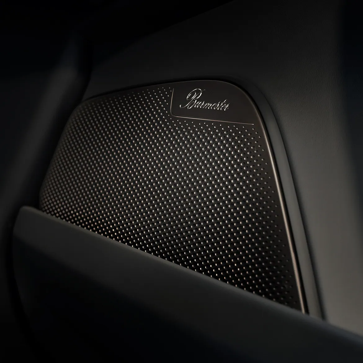 Porsche Panamera – loa Burmester