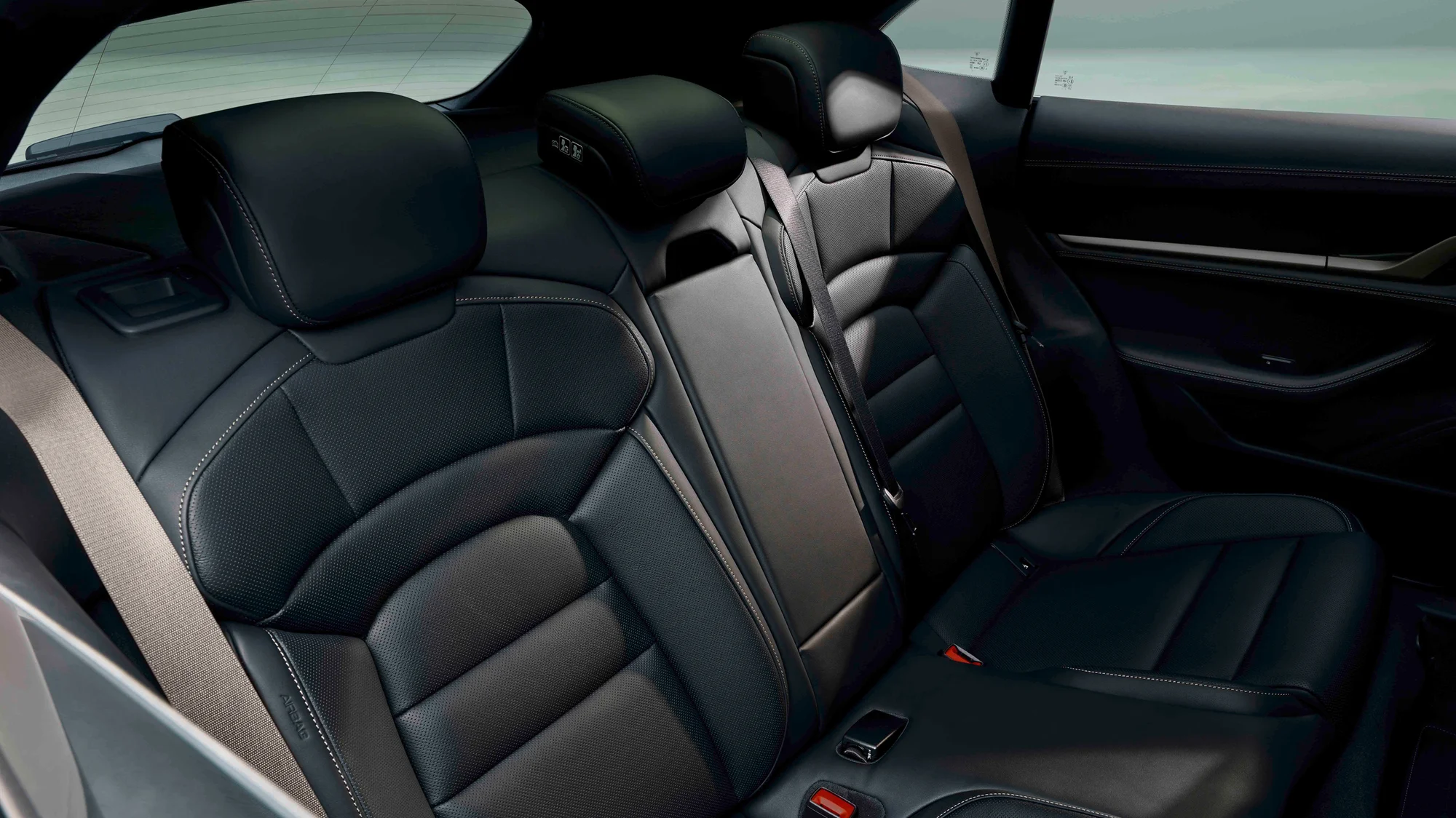Porsche Taycan Cross Turismo – hàng ghế sau