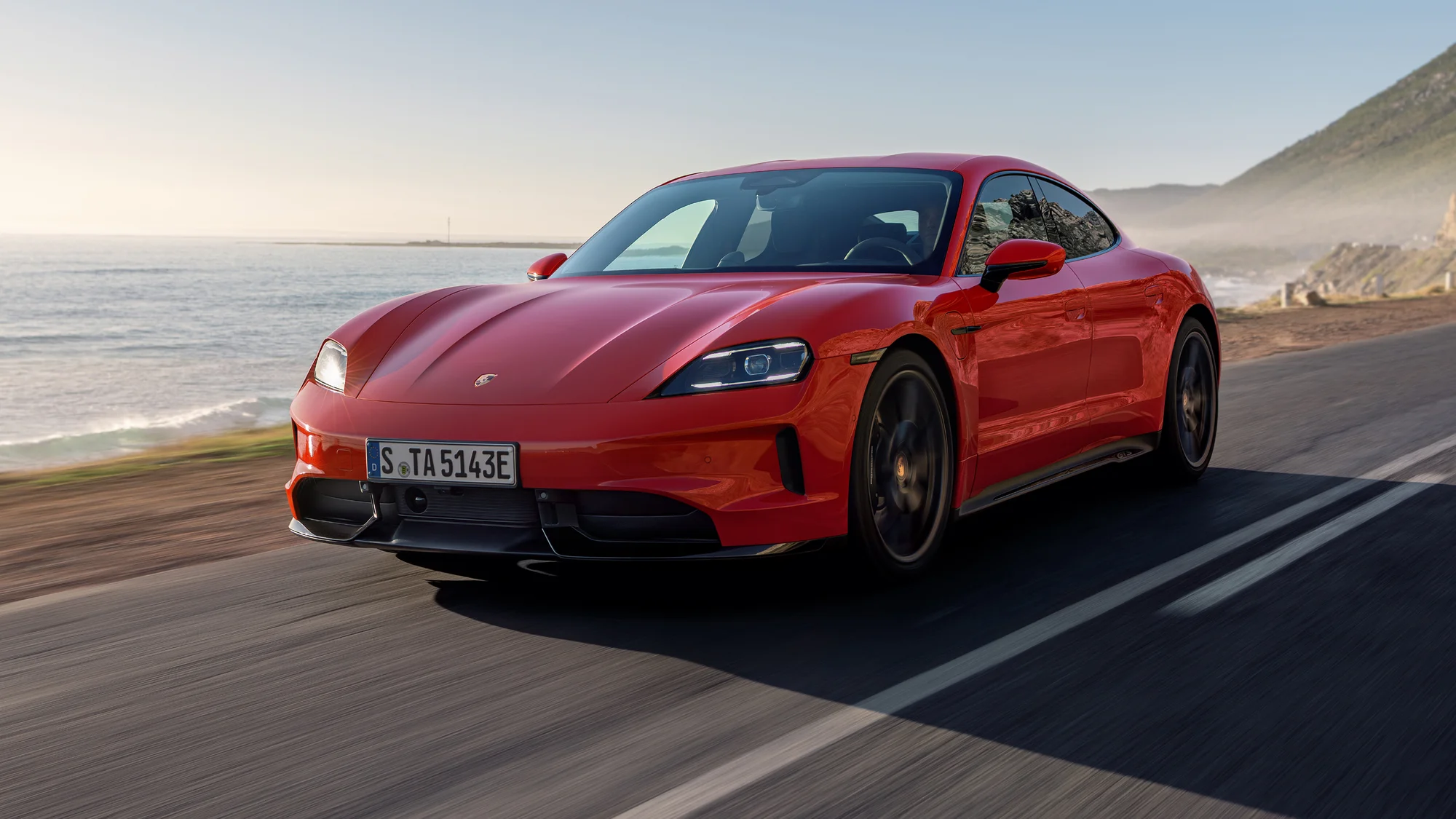 Porsche Taycan – bản màu đỏ