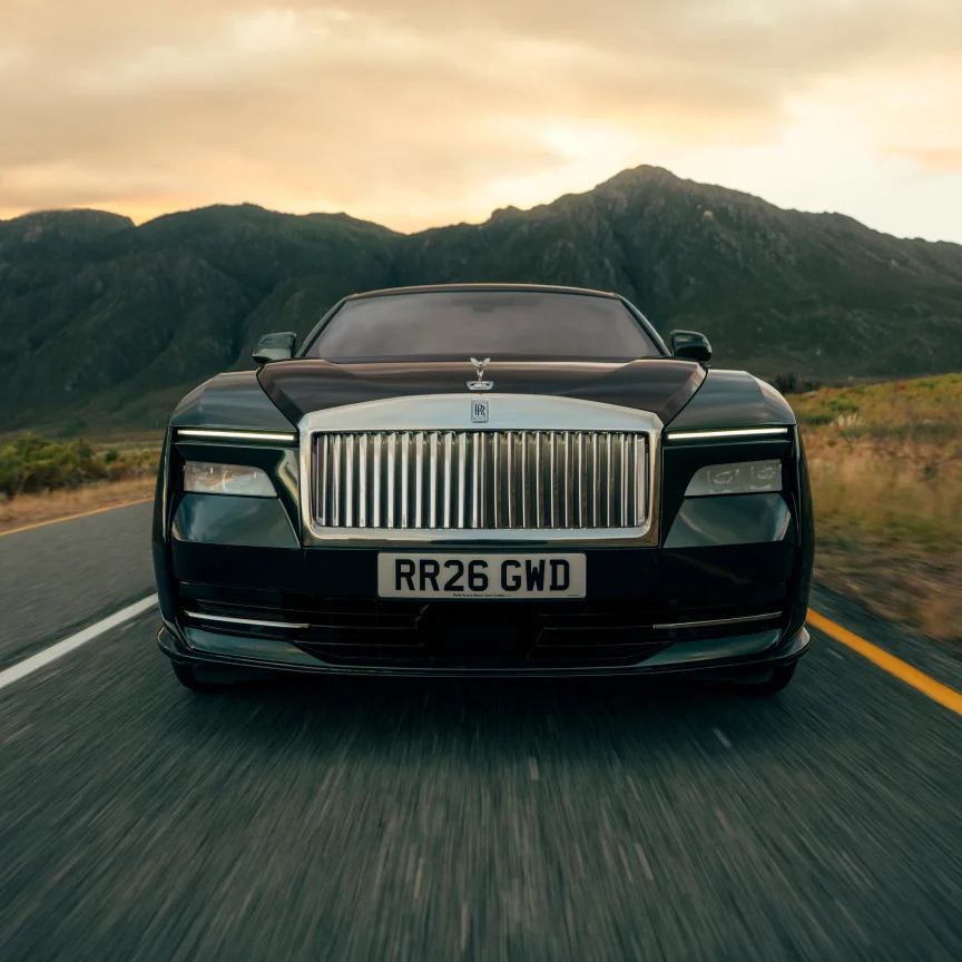 Rolls-Royce Spectre – trên đường