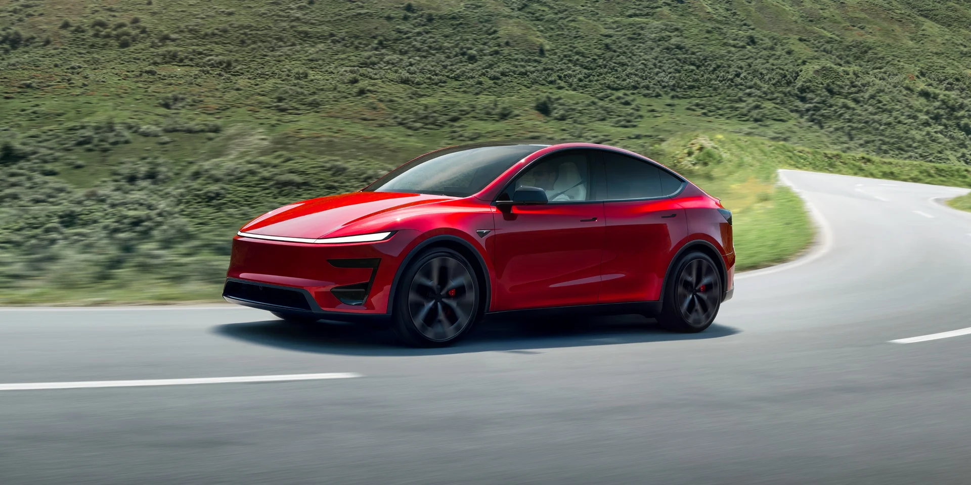 Tesla Model Y – trên đường đèo