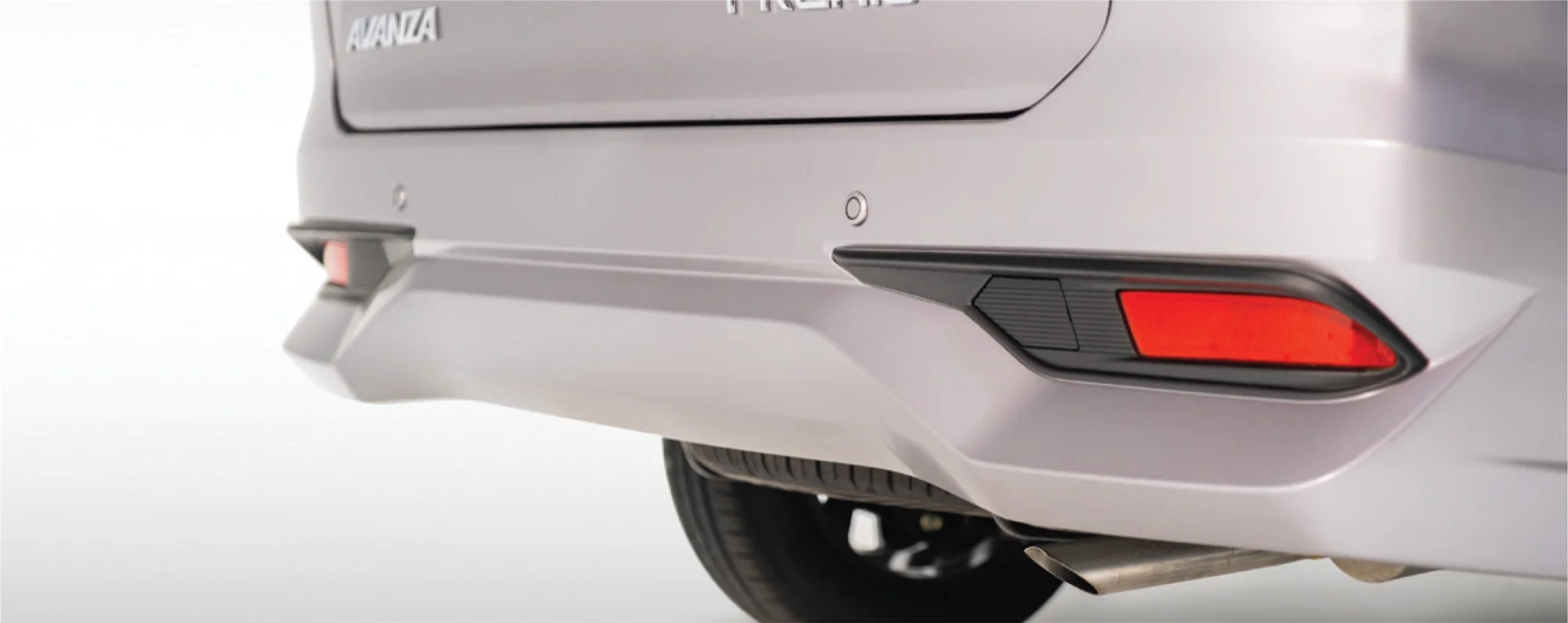Toyota Avanza Premio – đèn hậu