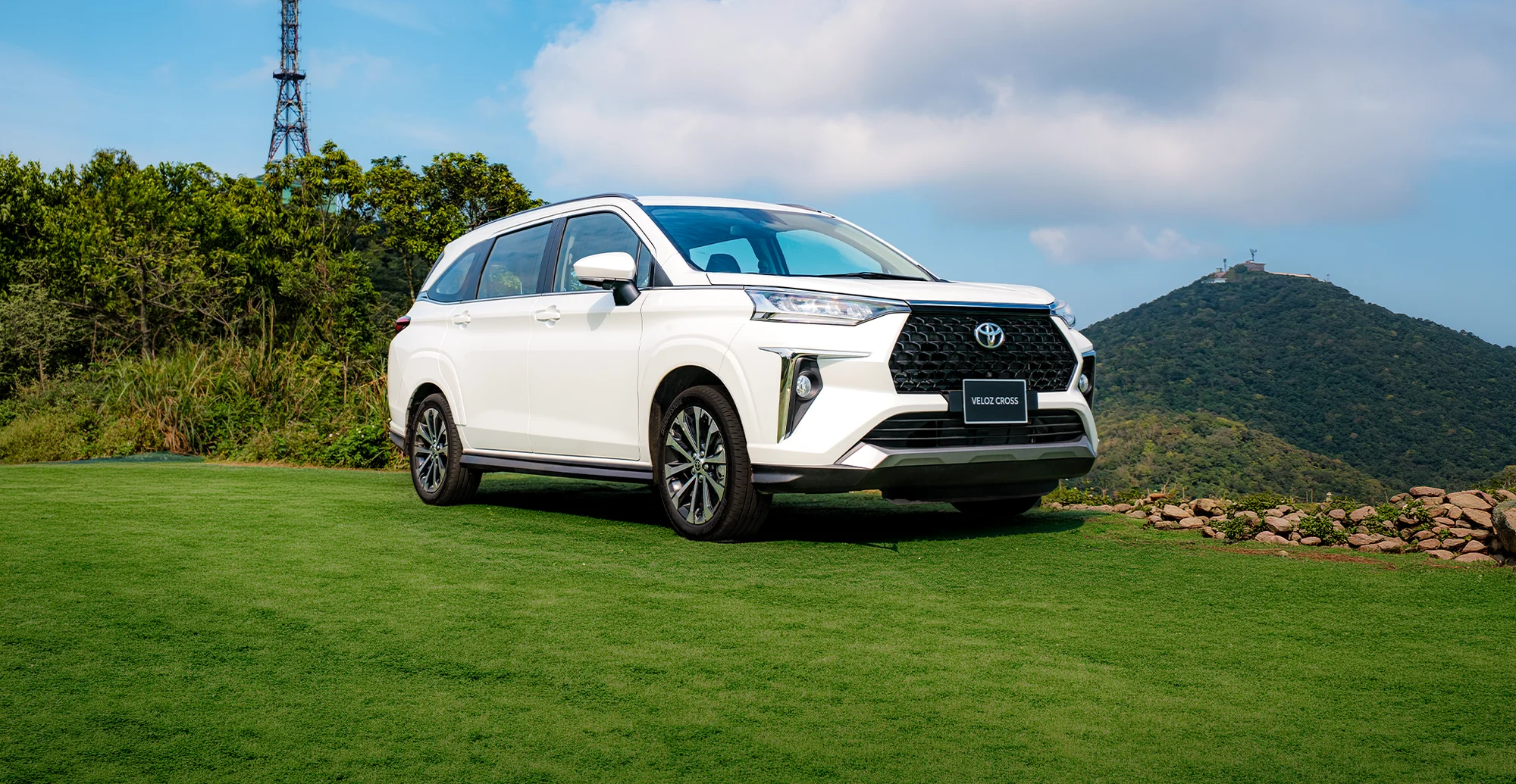 Toyota Veloz Cross – góc nghiêng trước
