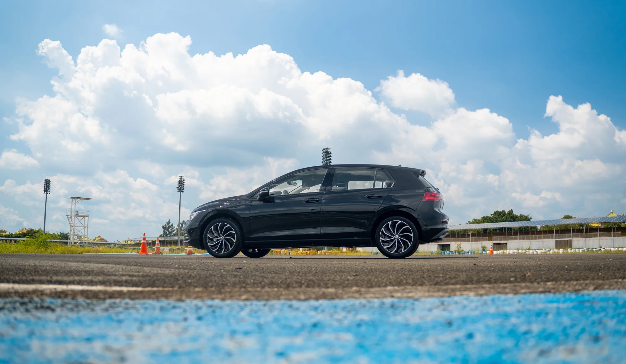Volkswagen Golf – thân xe nhìn ngang