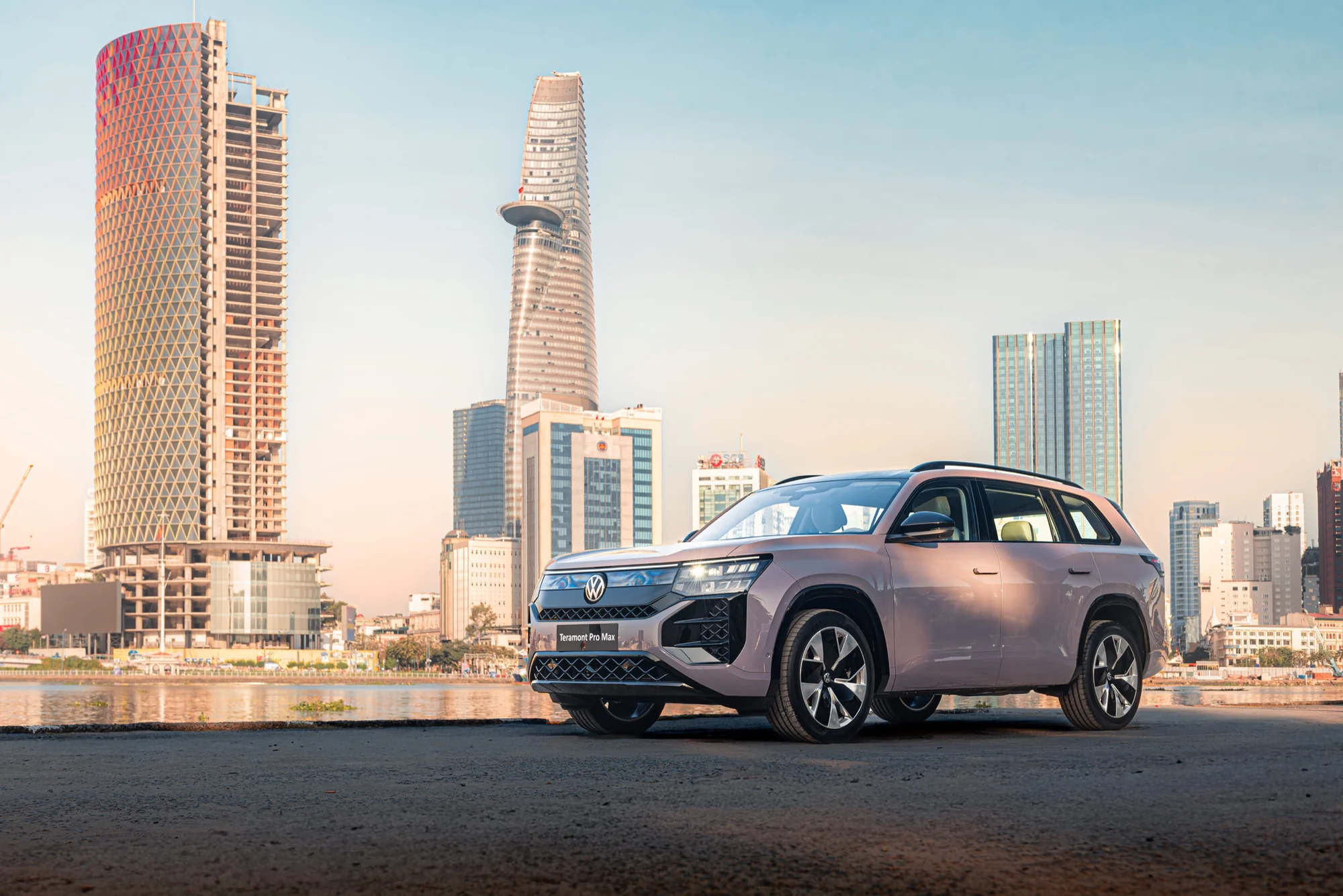 Volkswagen Teramont Pro – bản Pro Max – góc nghiêng trước