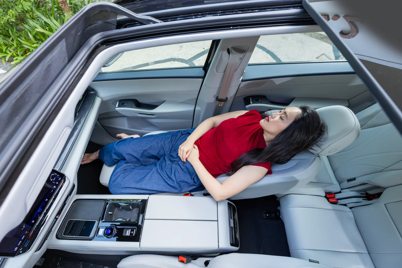 Volkswagen Teramont Pro – ghế hàng hai ngả sâu