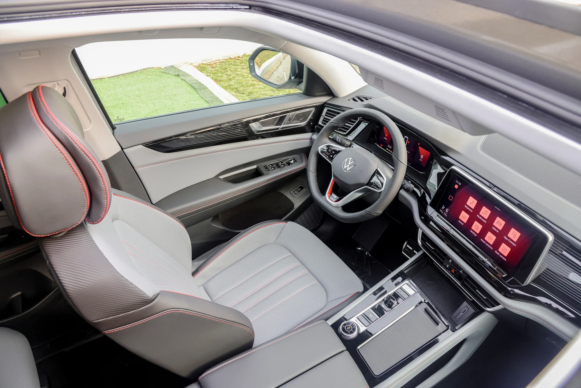 Volkswagen Teramont X – ghế trước