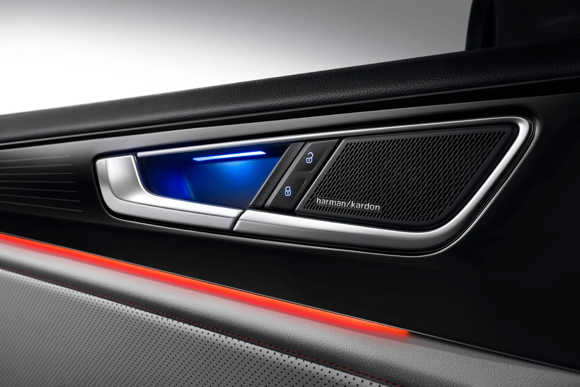 Volkswagen Teramont X – ốp cửa, loa
