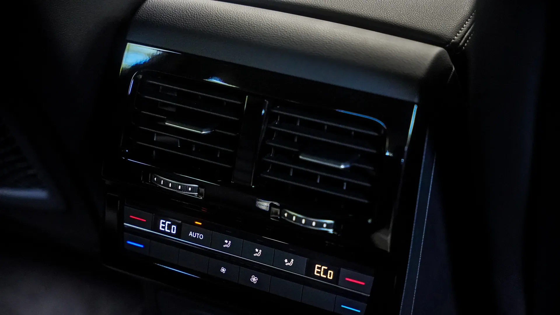 Volkswagen Touareg – cửa gió điều hoà