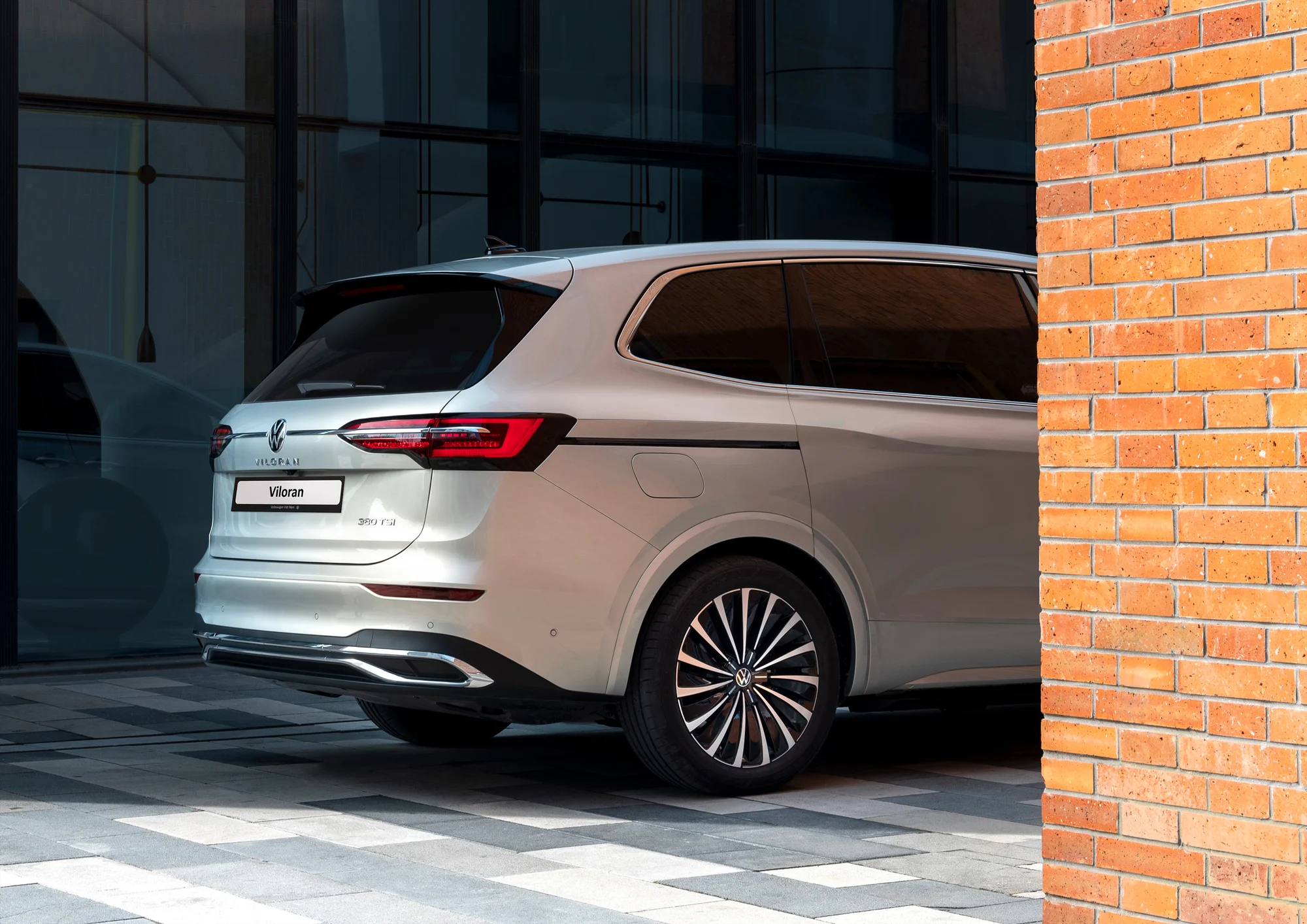 Volkswagen Viloran – góc nghiêng sau