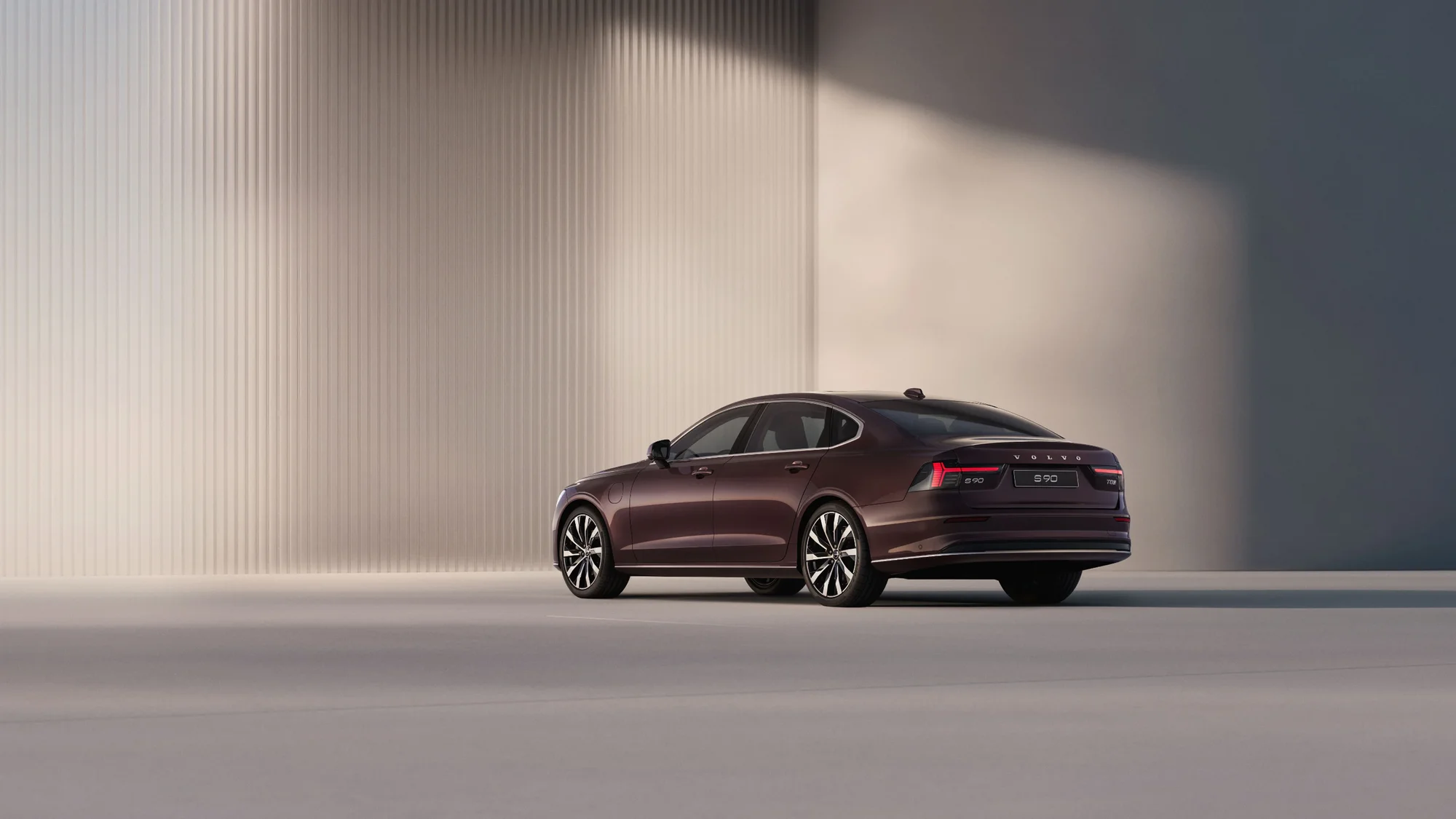 Volvo S90 – đuôi xe