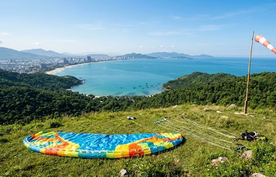 Da Nang Paragliding Experience: Soar Over the Coast 2026