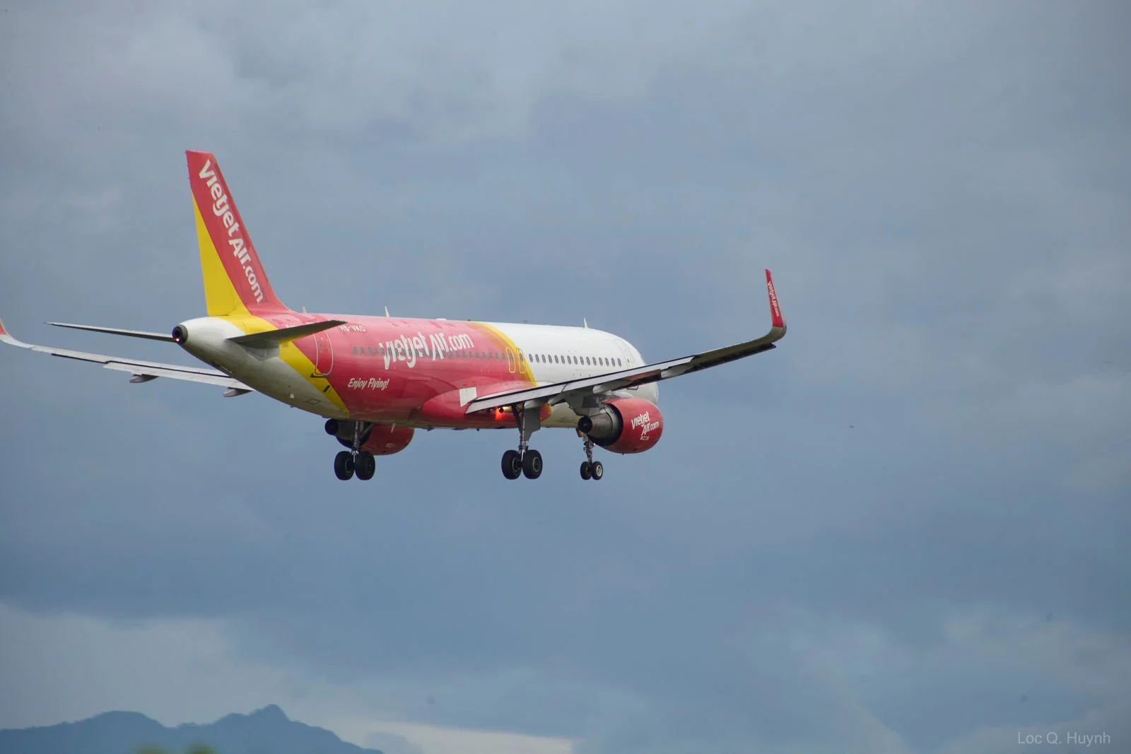 Da Nang Arrival Checklist: SIM Card, Cash, Grab & First 24 Hours