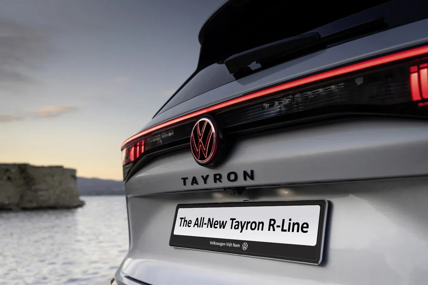 Volkswagen Tayron – đèn hậu LED 3D, logo phát sáng (R-Line)